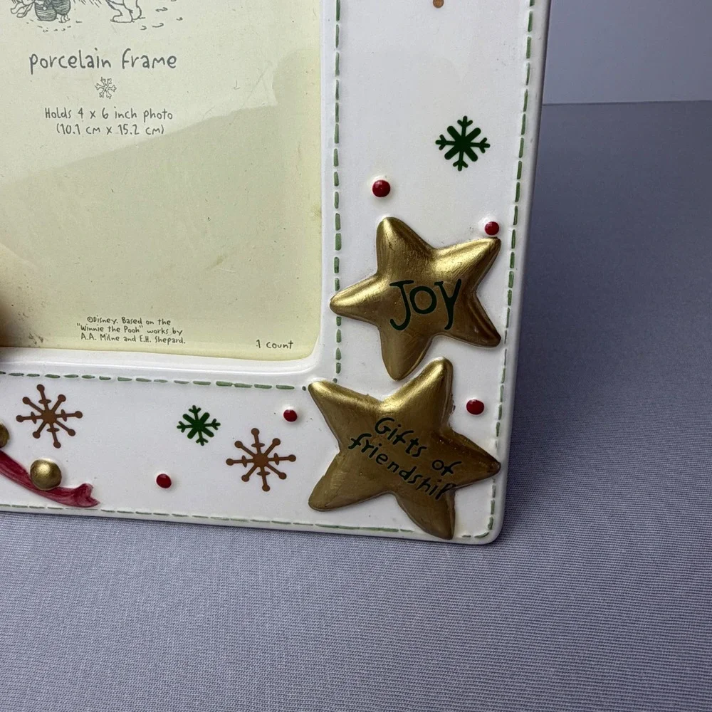 Disney Winnie‎ the Pooh Christmas Porcelain 4x6 Picture Frame 3D Holiday Joy